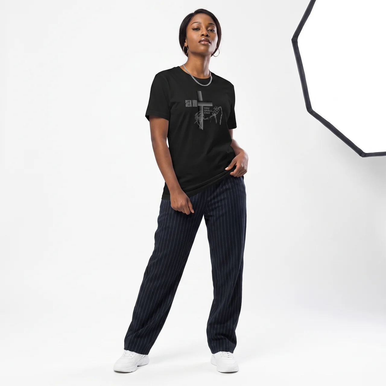 Salvation Tee Black (Woman)